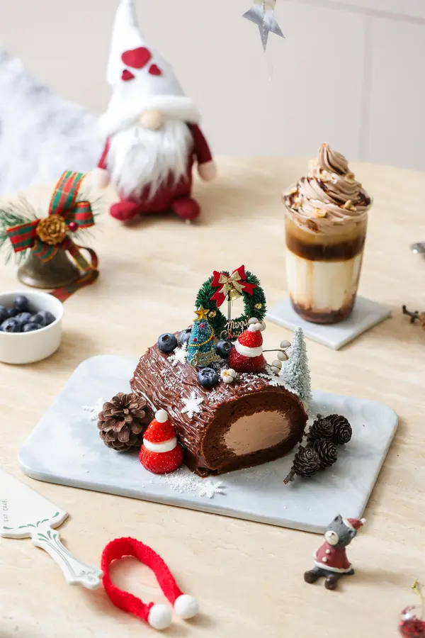 Christmas  chocolate stump cake