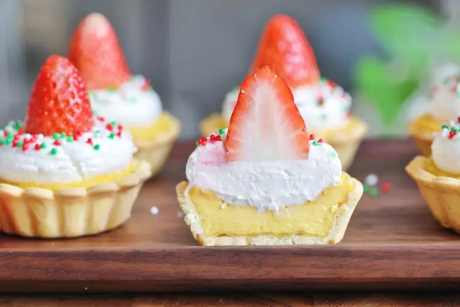 Santa hat tarts step 0