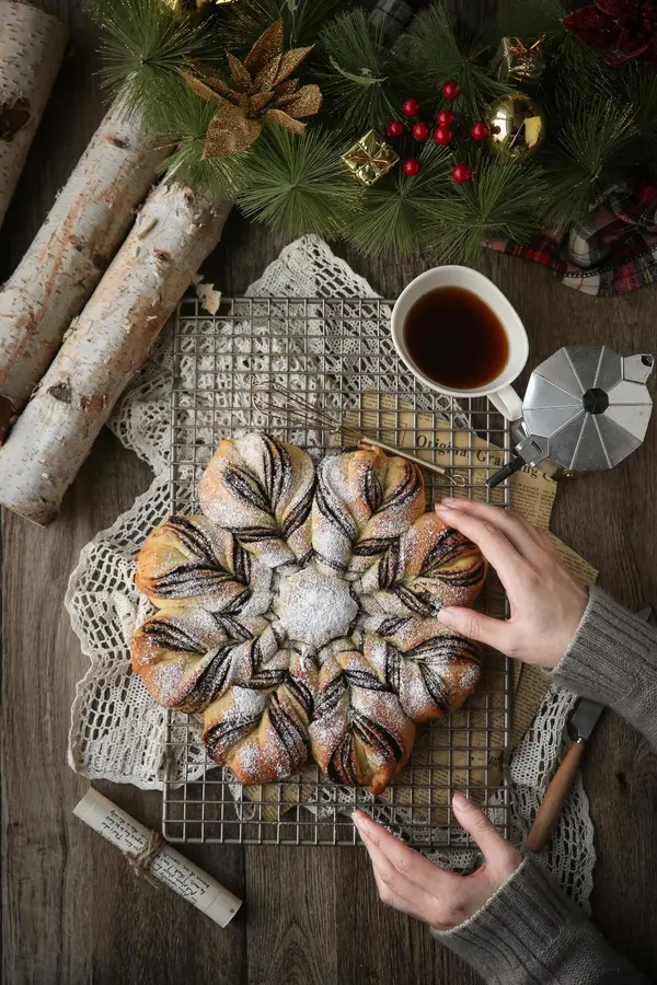 Christmas chocolate snowflake bread step 0