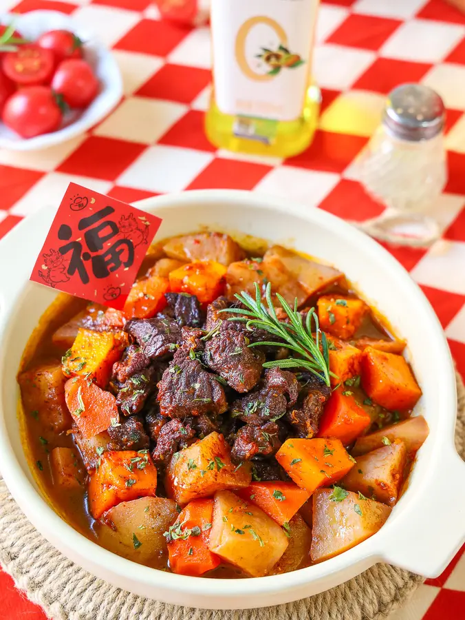 One of the Christmas recipes â€“ goulash in French wine step 0