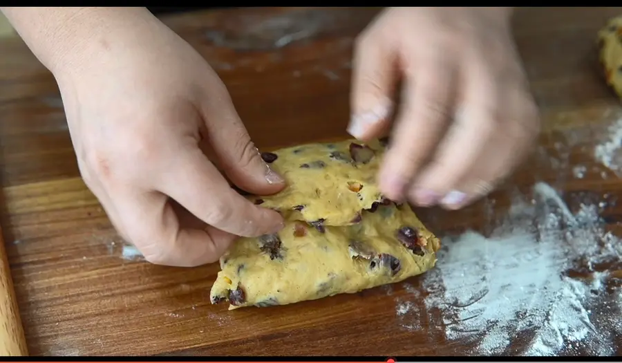 A magical bread that tastes better the more you put it! German Christmas Bread - Stolen step 0