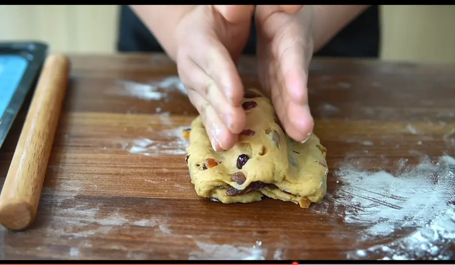 A magical bread that tastes better the more you put it! German Christmas Bread - Stolen step 0