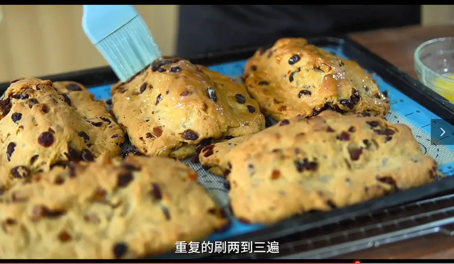 A magical bread that tastes better the more you put it! German Christmas Bread - Stolen step 0