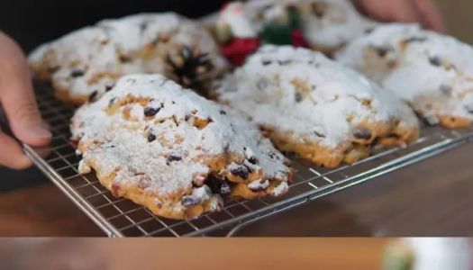 A magical bread that tastes better the more you put it! German Christmas Bread - Stolen