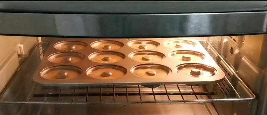 Christmas-style donuts step 0