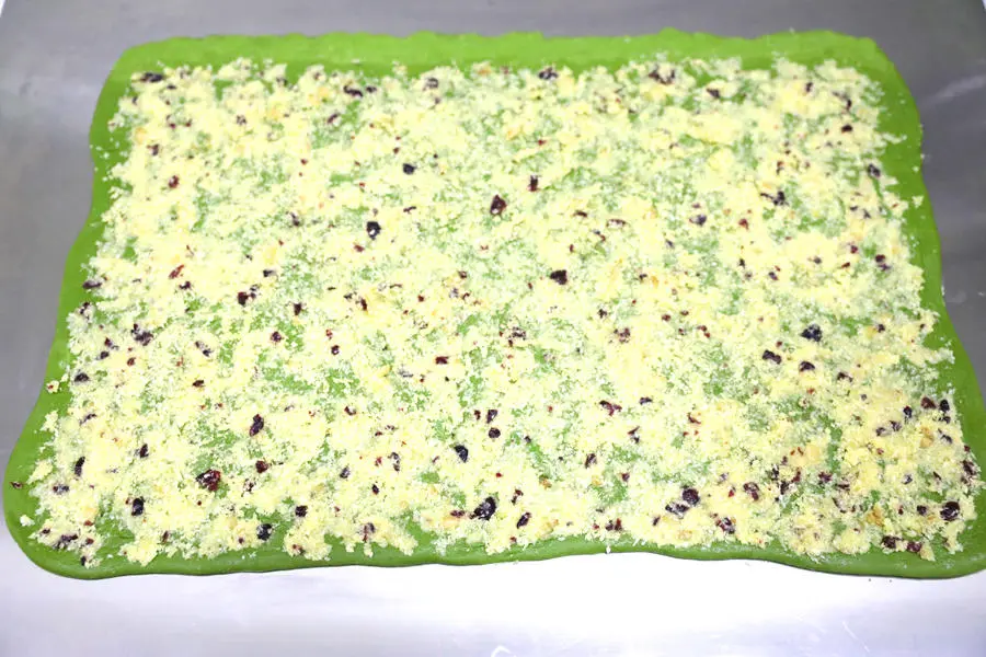 Matcha cranberry garland bread step 0