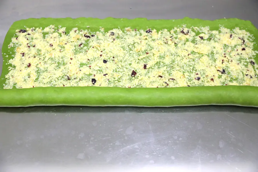 Matcha cranberry garland bread step 0