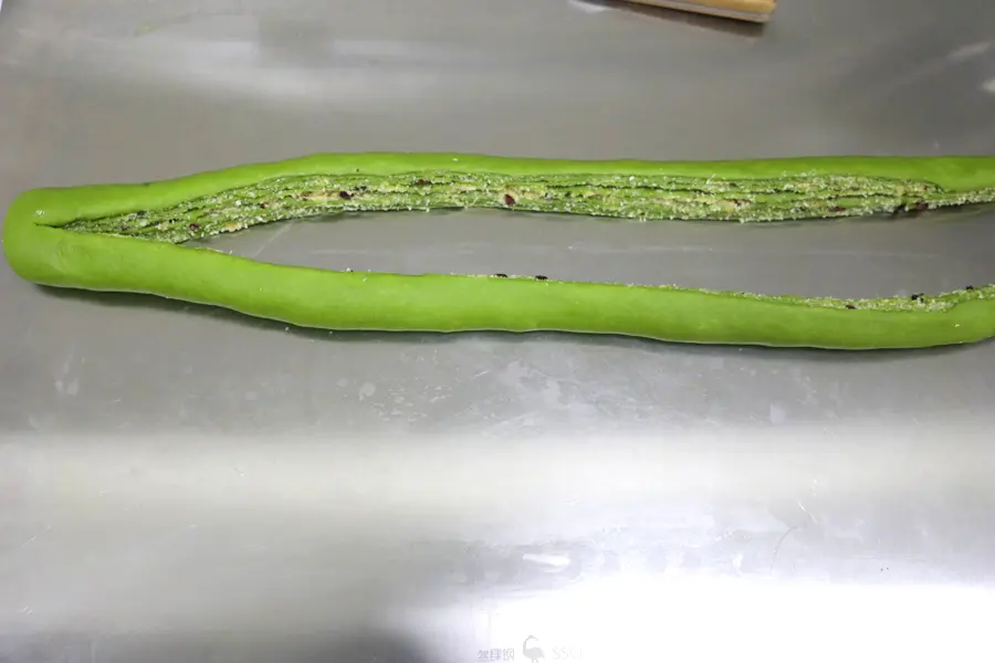 Matcha cranberry garland bread step 0