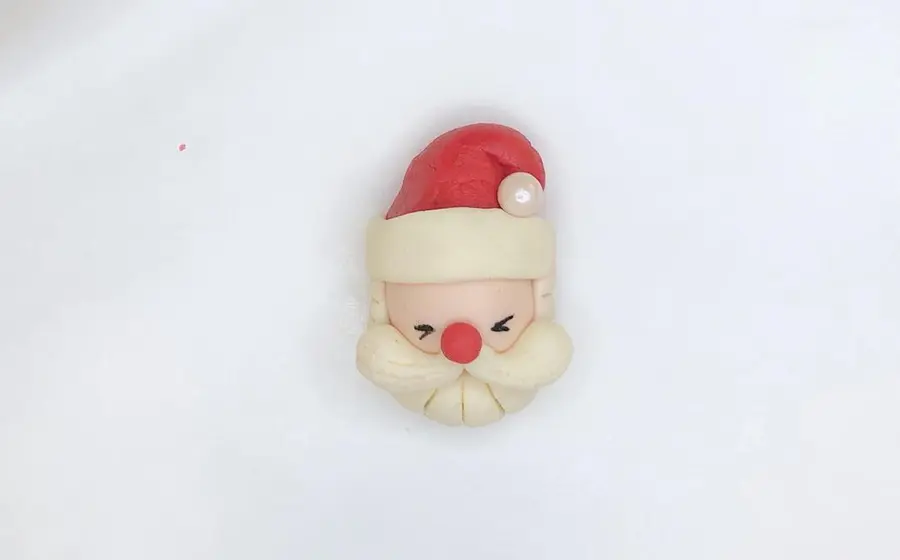 Santa Claus has a bite to eat step 0