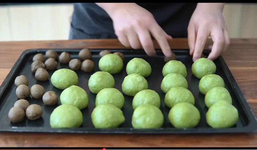 The Christmas atmosphere is full, matcha taro puree Christmas tree bread! step 0