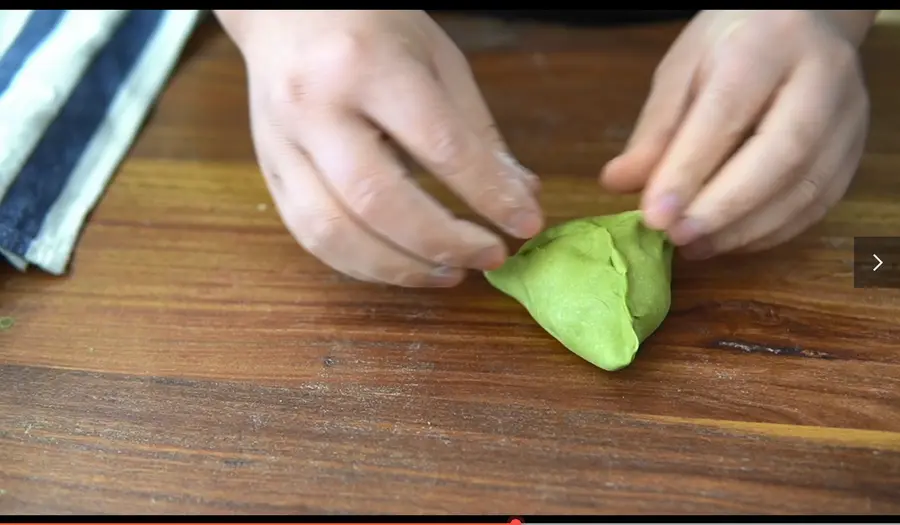 The Christmas atmosphere is full, matcha taro puree Christmas tree bread! step 0