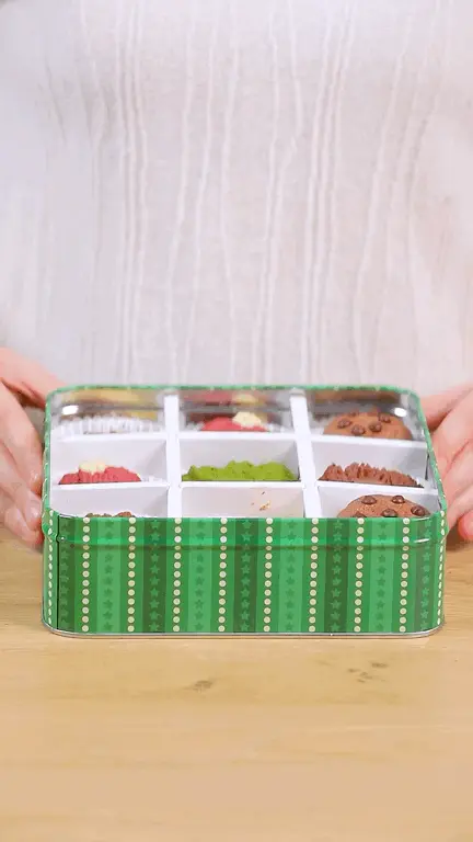 The Christmas cookie gift box  is easy to squeeze and effortless, learn 5 at a time! step 0