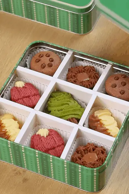 The Christmas cookie gift box  is easy to squeeze and effortless, learn 5 at a time! step 0