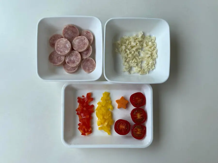 Garlic spinach sausage pasta step 0