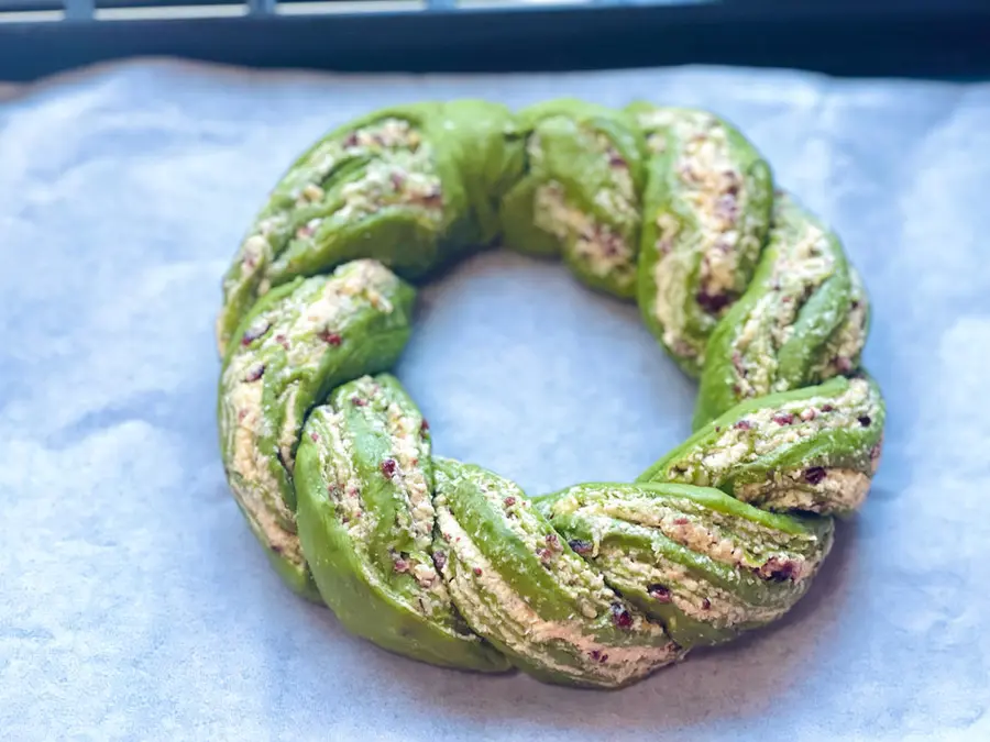 Christmas wreath bread step 0