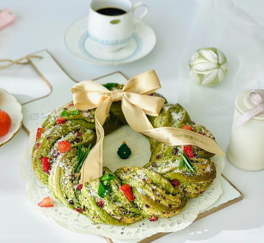 Christmas wreath bread step 0