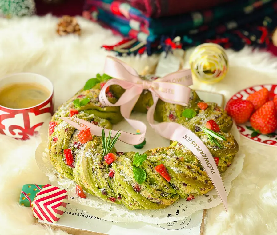 Christmas wreath bread