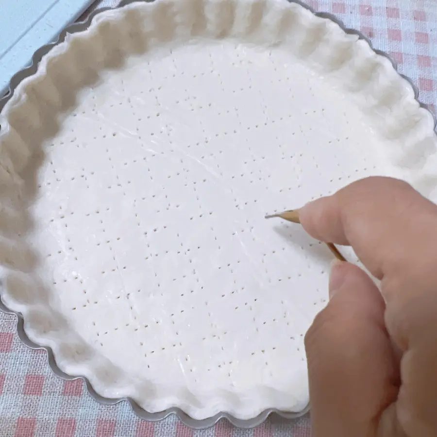 Finger cake Christmas apple pie  with strip cutting skills step 0