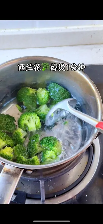 A Chinese-style reduced-fat meal can also be very Christmas  and Christmas black pepper chicken nuggets step 0