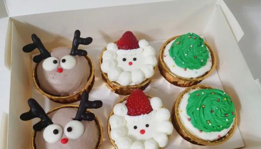 Simple and quick hand  Christmas cupcakes ⛄️ and cupcakes