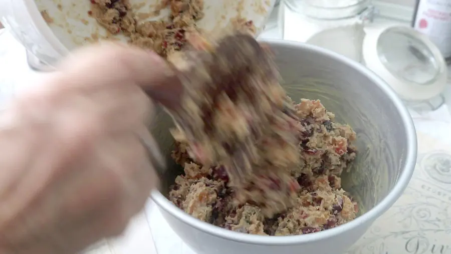 Traditional British no-bake Christmas pudding step 0