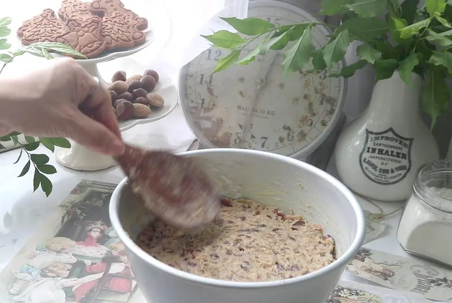 Traditional British no-bake Christmas pudding step 0