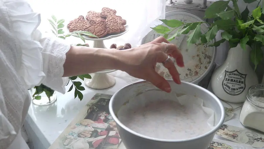 Traditional British no-bake Christmas pudding step 0