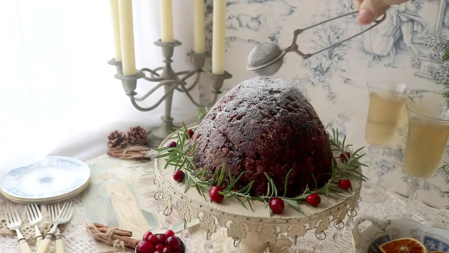 Traditional British no-bake Christmas pudding step 0