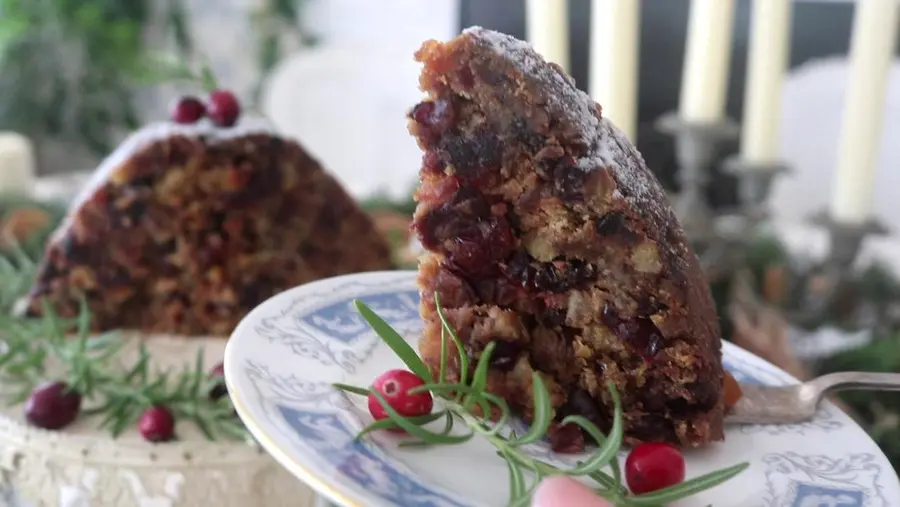 Traditional British no-bake Christmas pudding step 0