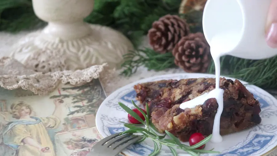 Traditional British no-bake Christmas pudding step 0