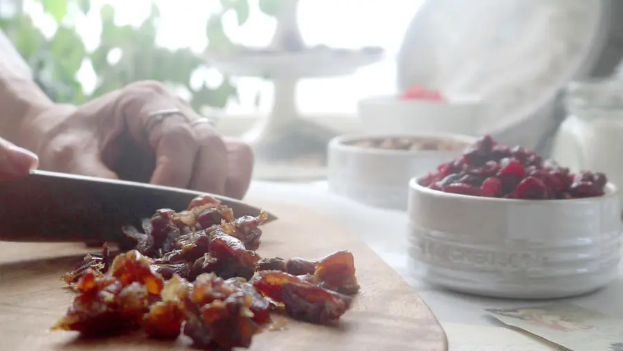 Traditional British no-bake Christmas pudding step 0