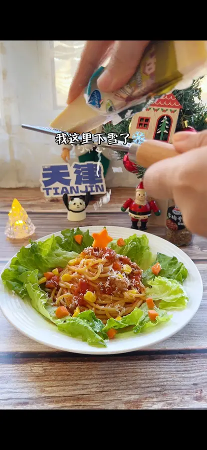 âœ¨ Christmas ritual pasta   with tomato bolognese on the Christmas table step 0