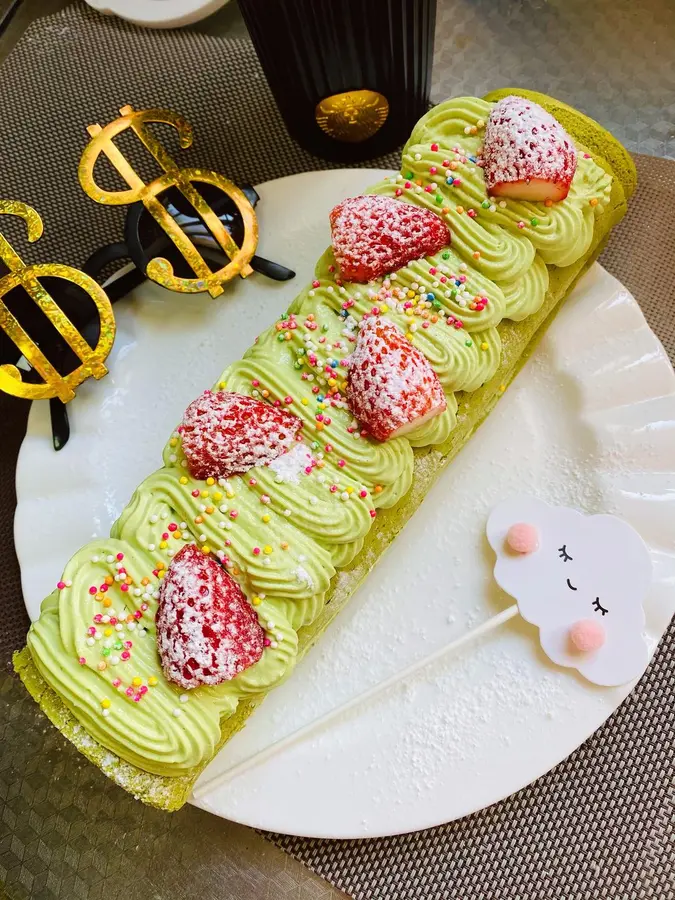 Christmas season , a little fresh matcha series of Swiss rolls , I hope that the arrival of Christmas and New Year's Day will bring us good luck â˜€ï¸ step 0