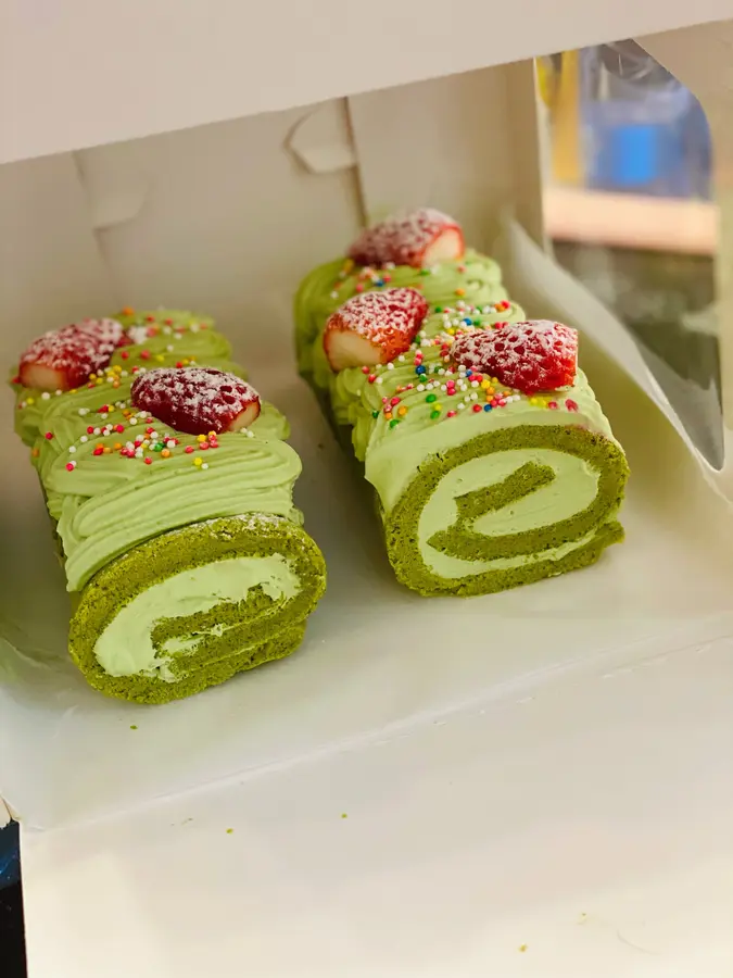 Christmas season , a little fresh matcha series of Swiss rolls , I hope that the arrival of Christmas and New Year's Day will bring us good luck â˜€ï¸ step 0