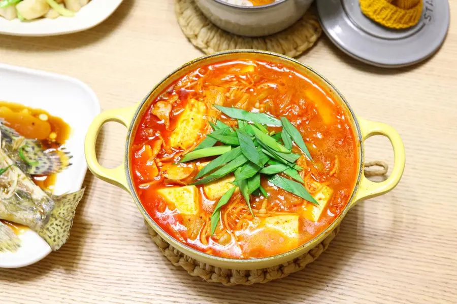 Kimchi tofu pot