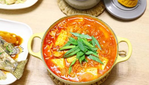 Kimchi tofu pot