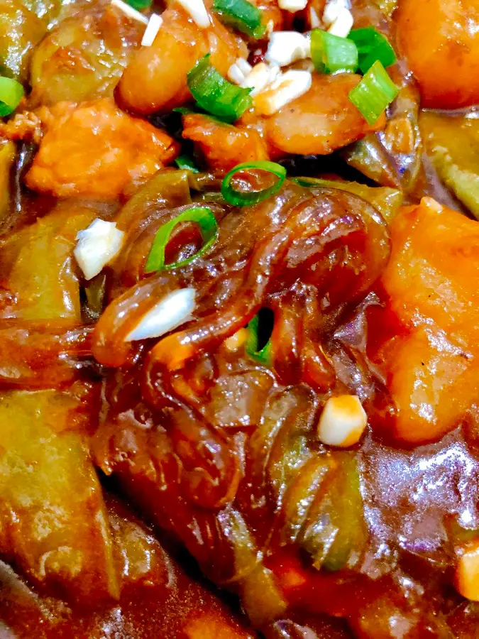 Potato stewed meat and bean vermicelli (Northeast version) step 0