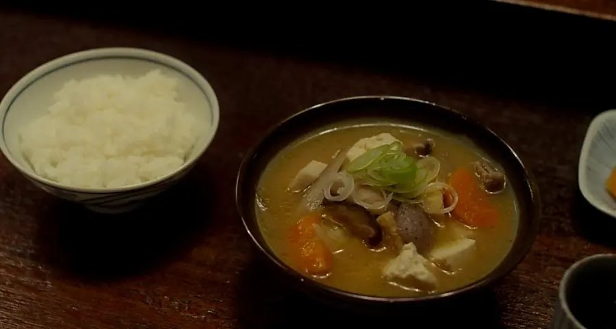 The official recipe of pork miso soup carefully selected in the late-night cafeteria