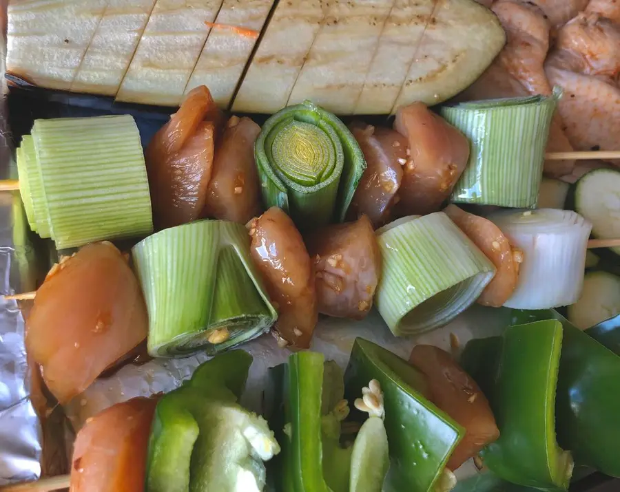 Healthy low-fat oven version of family barbecue|#Healthymeals# (with teriyaki chicken and green onion skewer recipe) step 0