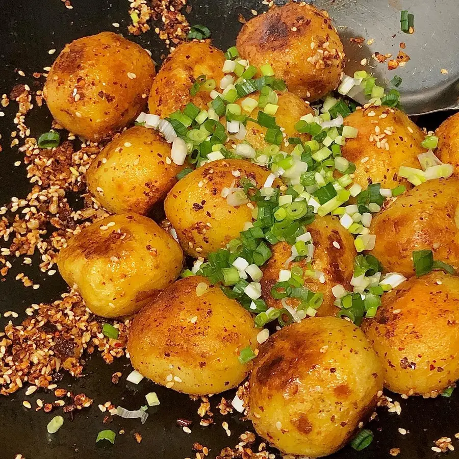 Enshi small potatoes|Fried potatoes have the taste of a food stall! step 0