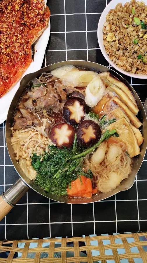 Simple and fast to eat Japanese-style sukiyaki