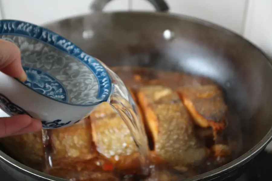 Braised flounder step 0