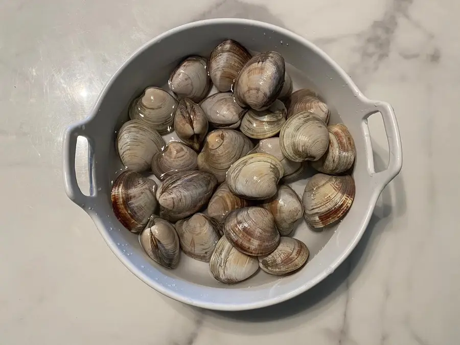 Sake boiled clams (late-night cafeteria) step 0