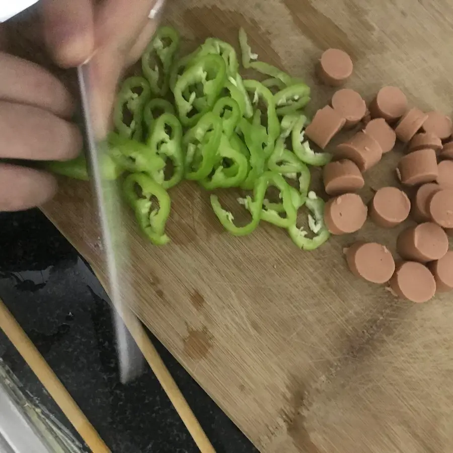 Stir-fried instant noodles  with the soul of a late-night instant noodle master step 0