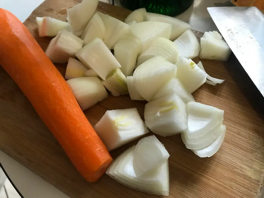 Burgundy beef stew boeuf bourguignon (can be made without a cast iron pot) step 0