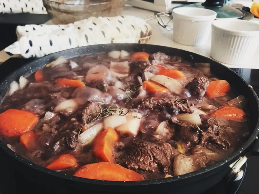 Burgundy beef stew boeuf bourguignon (can be made without a cast iron pot) step 0