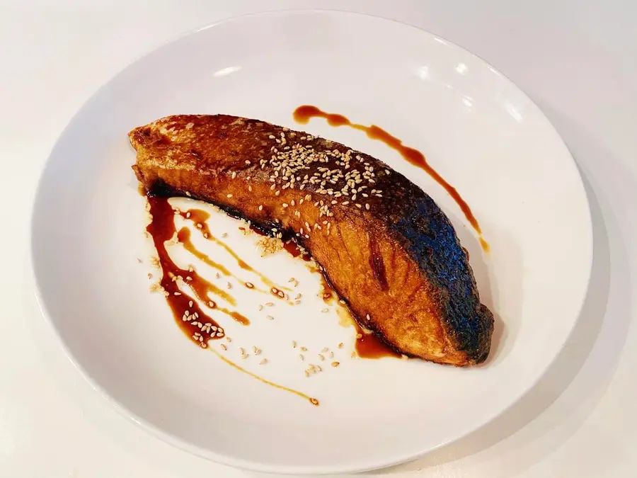 Teriyaki salmon (with teriyaki sauce)