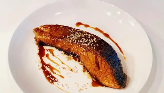 Teriyaki salmon (with teriyaki sauce)