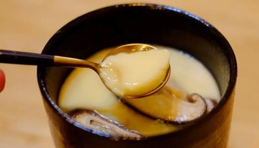 Golden ratio [authentic Japanese tea bowl steaming]