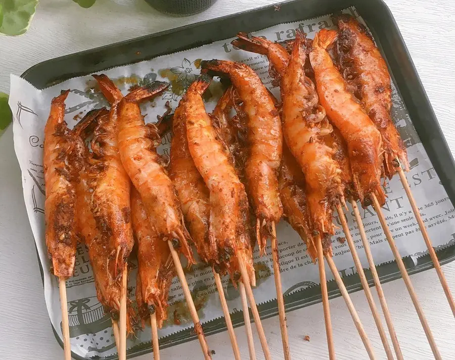 Cumin grilled prawns in a late-night cafeteria